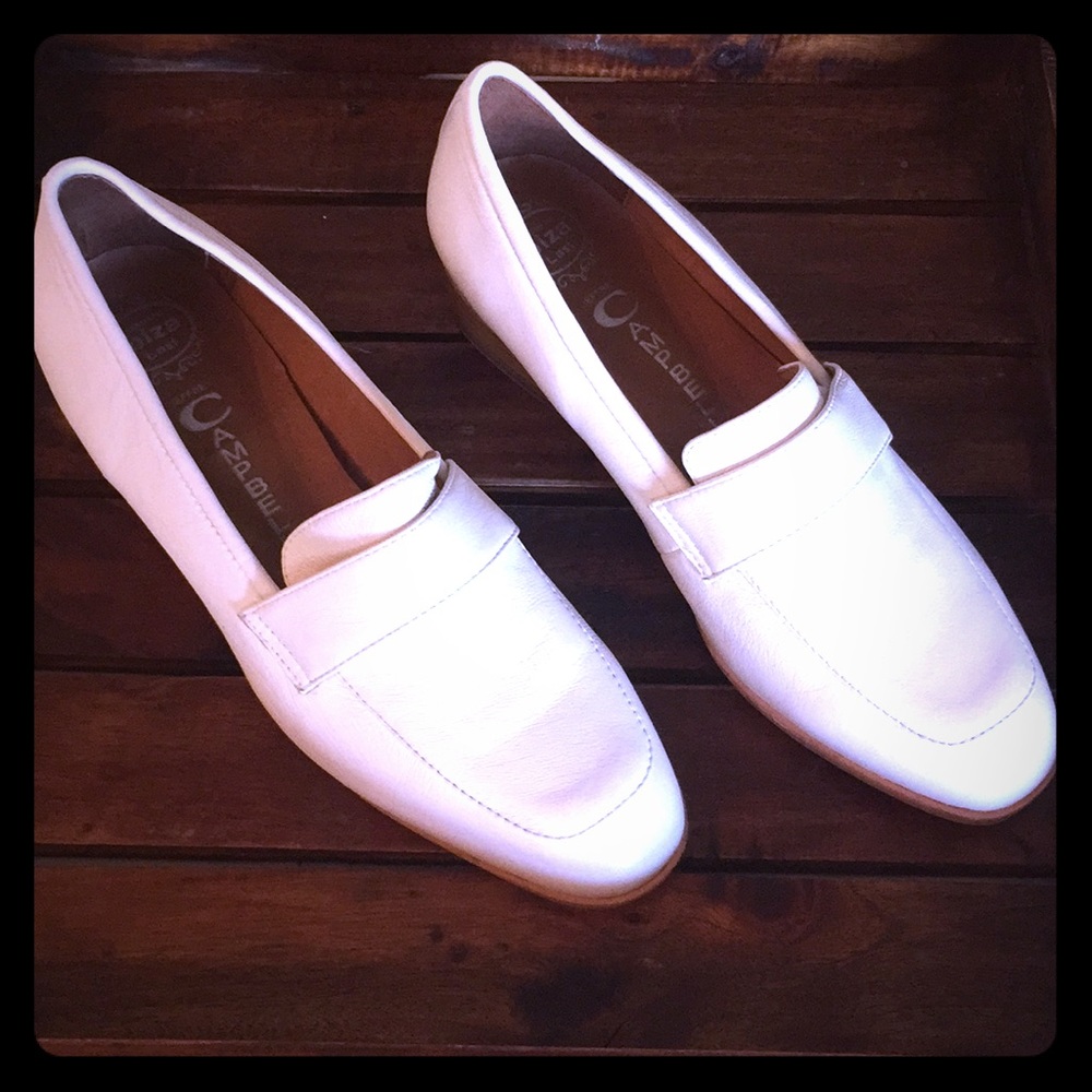 Jeffrey Campbell White loafer style shoes  size 8